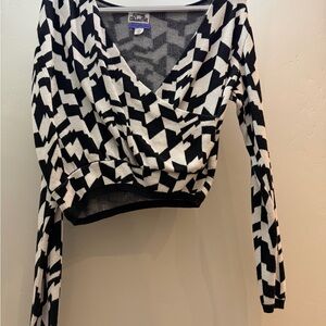 Black and‎ White Geometric Sweater
